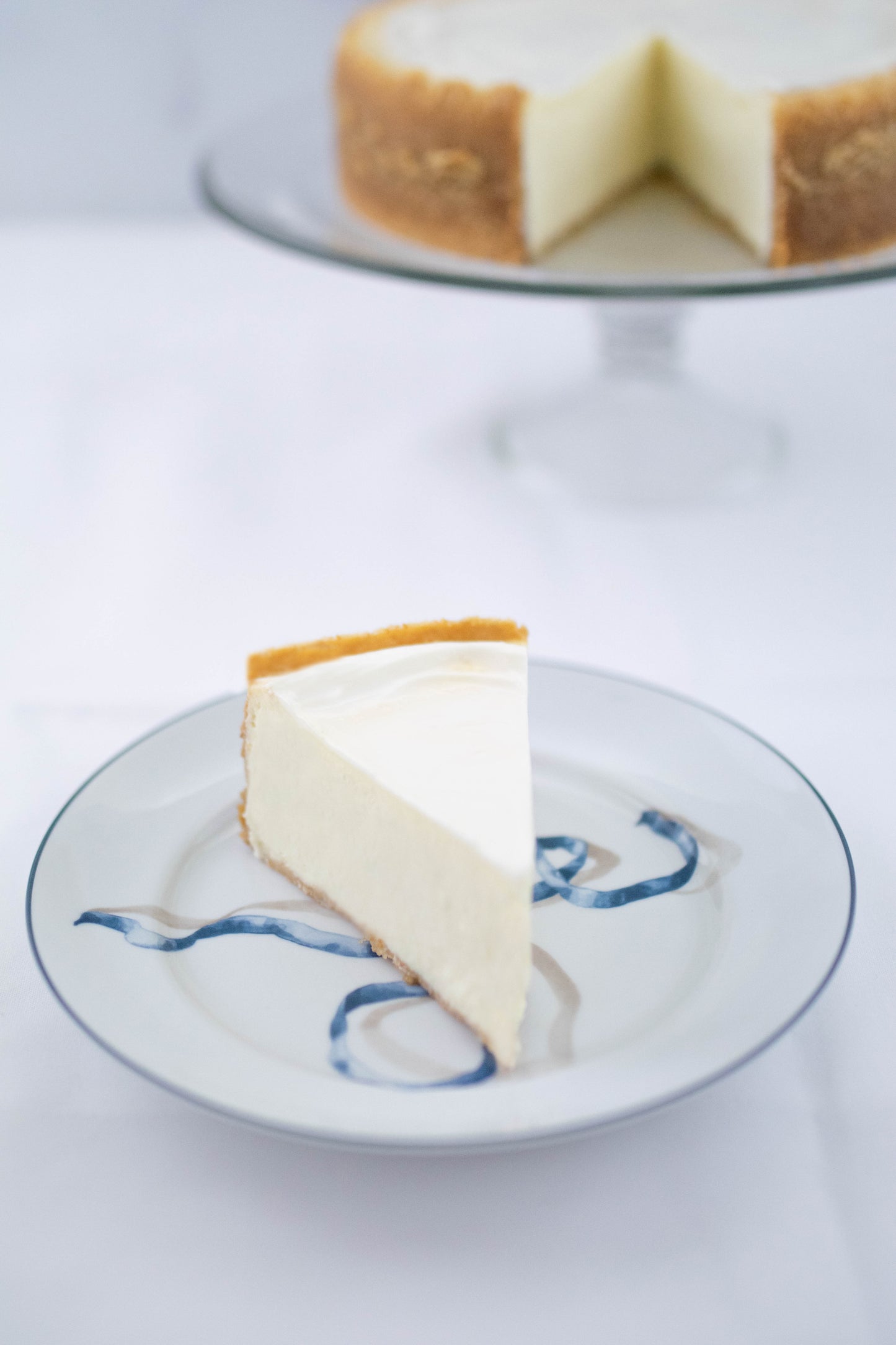 BLUE RIBBON DESSERT PLATES (SET OF FOUR)