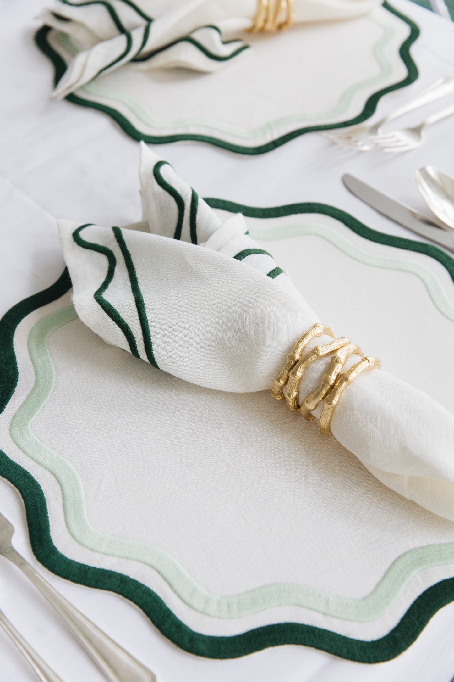 Colorblock Embroidered Linen Napkins – Dark Green (Set of 4)